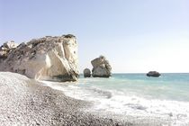 С островом связана богатейшая культура Древней Греции. По преданию, именно на Кипре родилась из моря богиня любви Афродита.