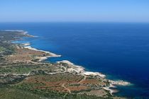 Потрясающий вид на Средиземное море захватывает дух уже из окон самолета.